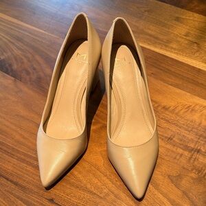 Marc Fisher Classic Tan Heels